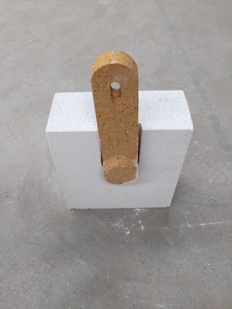 莫來石吊頂磚 粘土磚_莫來石磚_高鋁磚廠家_耐火磚價格尺寸-鄭州平順耐材 莫來石吊頂磚價格